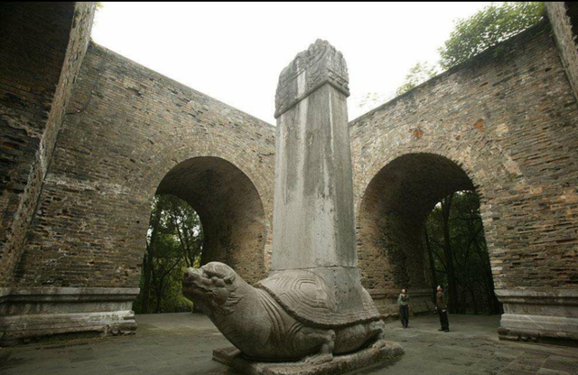 天下墓,天下谁人不识君的上一句 莫愁前路无知己("天下第二卫"在此