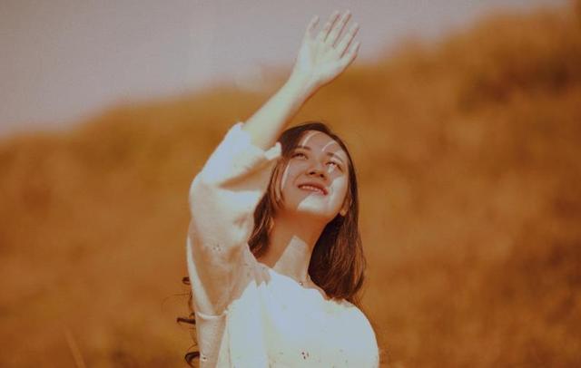 离婚了给前妻发信息不回，离婚了怎么给前妻发信息（那个不回微信的人）