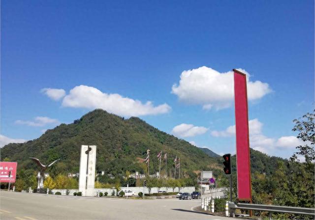 成都自驾到鹤鸣山，玩丛林漂流、坐竹筏，一天来回旅行攻略