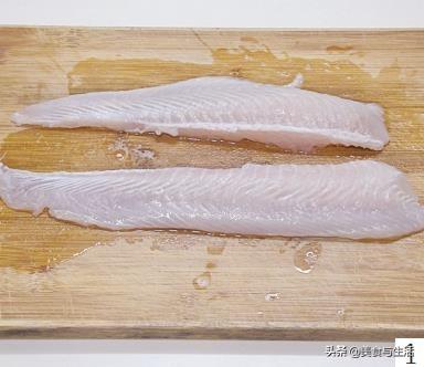 做鱼丸的正确配方，鱼丸的制作及配方比例和原料（给宝宝吃鱼的最佳方式）