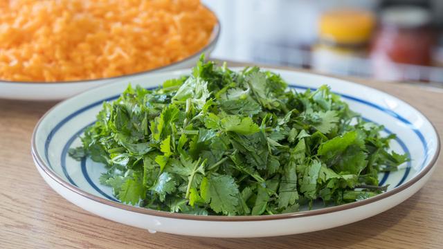 年夜饭怎么做炸货，过年吃的炸货（8道过年必备炸货）