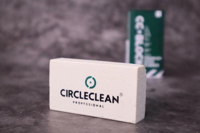 白鞋网面脏了如何清理，网面白色运动鞋清洗小技巧（一块橡皮擦）