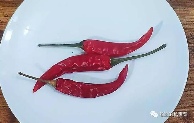 烟熏鱼干怎么做好吃，湖南烟熏鱼的家常做法（在家自己做健康卫生）