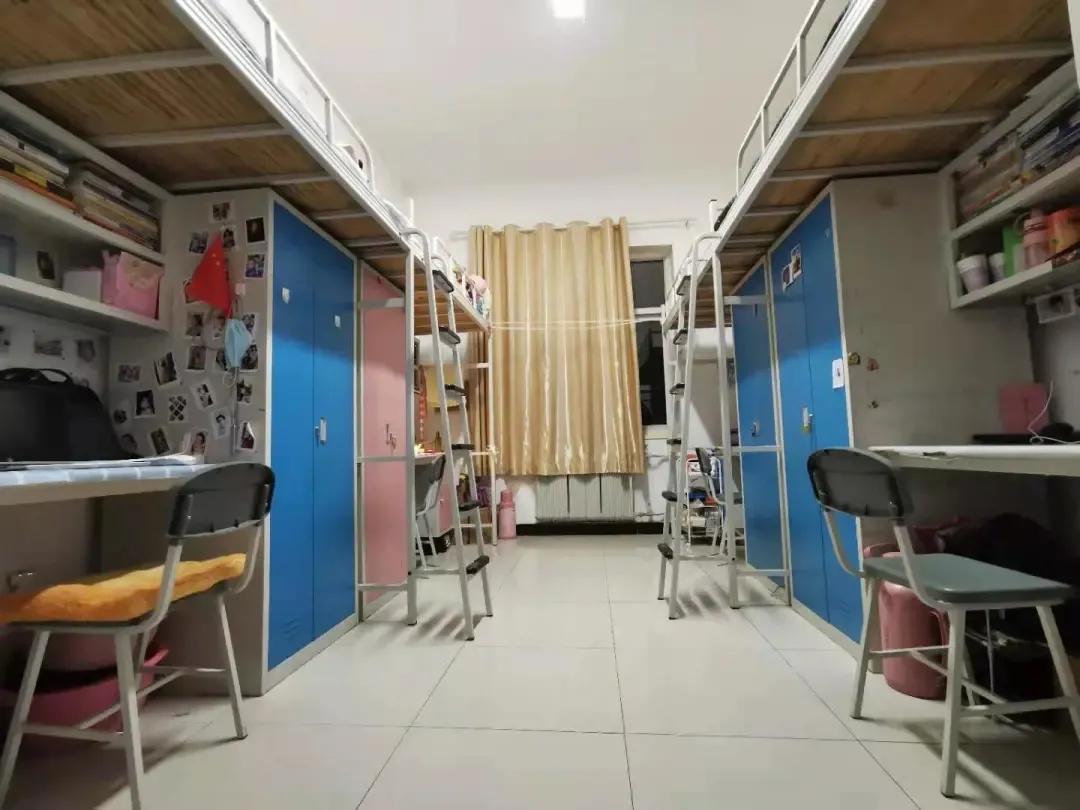 来源:银川能源学院护理学院矿大19级的新生宿舍住的可是网红宿舍,去年