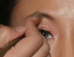 如何修眉与画眉教你方法让你拥有最漂亮的眉形，简单修眉和画眉技巧,我一步步教你（四款超详细画眉教程）