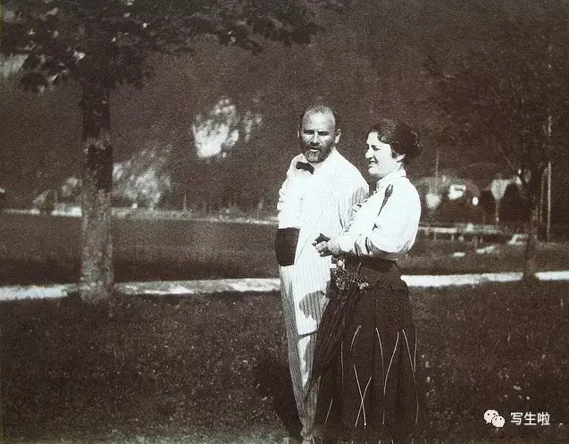 雕像英文sculpture，雕像英文（女人、性与爱、是他艺术的全部）