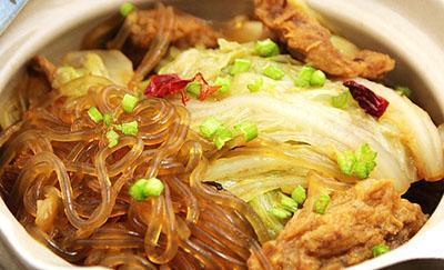 白菜炖粉条的家常做法，家常菜白菜炖粉条的做法（大厨教你这样做）