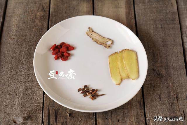 葛鱼怎么炖汤，怎样炖葛鱼汤（要记得这两个步骤）