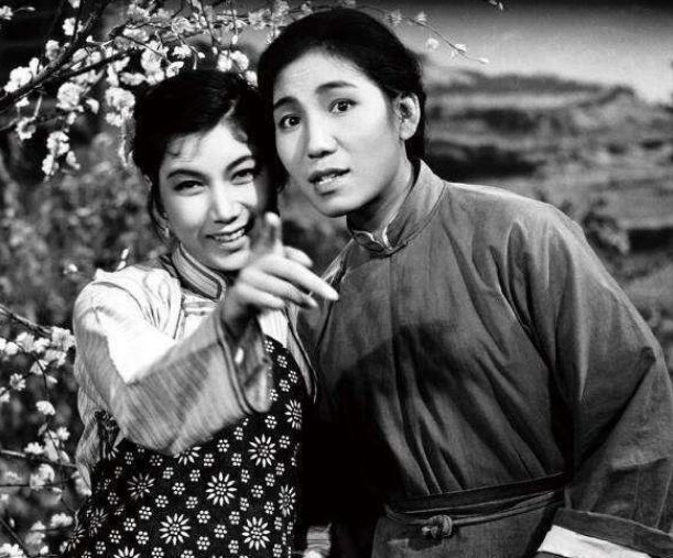 巩汉林回忆赵丽蓉离世，1999年赵丽蓉被肺癌折磨的痛不欲生