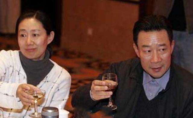 演员李海洋图片，何冰妻子李海洋（个个将妻子捧在手心）