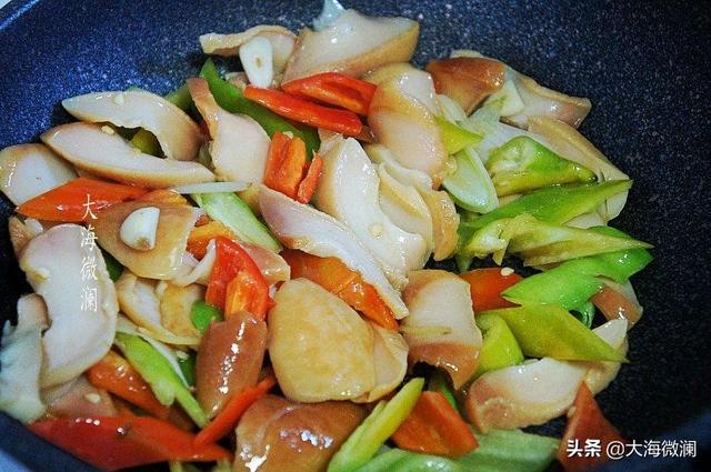 海螺怎么吃法家庭吃法，海螺该怎么吃（螺肉这么简单一炒）