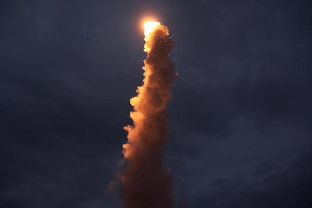 白虹贯日什么生肖，白虹贯日有那几肖动物（到底是什么飞行物）