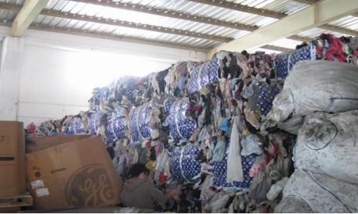 再生聚酯纤维是什么面料，再生纤维和聚酯纤维的区别是什么（﻿使用再生原料就是再生面料服装了吗）