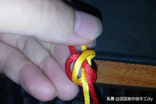 金刚结手链编法图解，金刚结编手链的方法图解教程（金刚结手链编法）