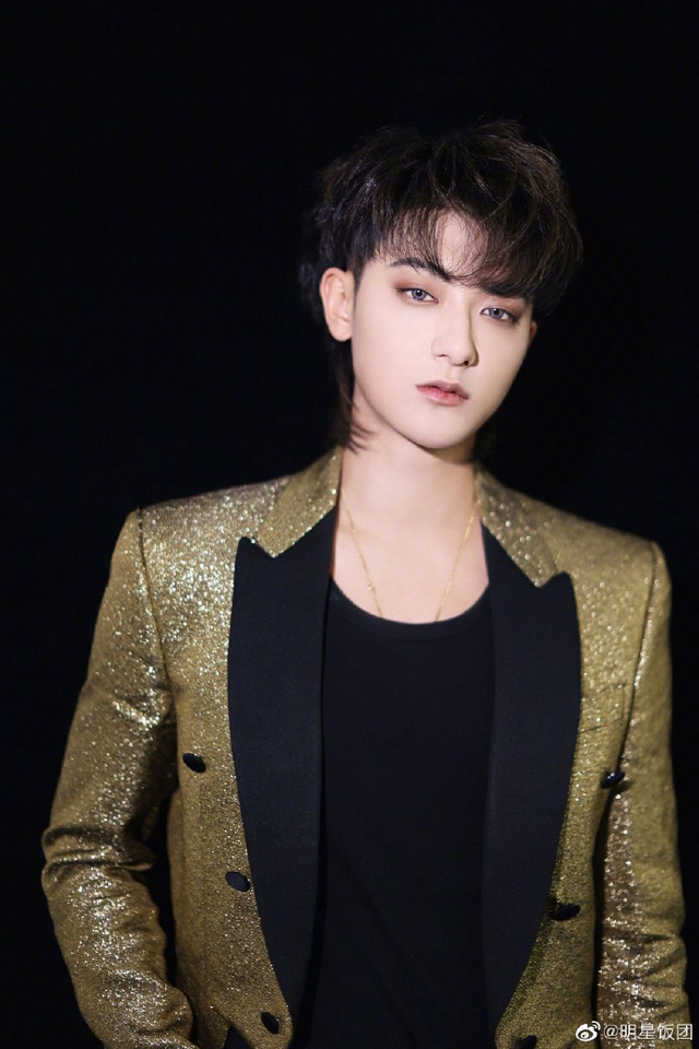 黄子韬吴亦凡鹿晗是哪个组合的，黄子韬和鹿晗是哪个组合的（EXO风云之“归国三子”的解约之路）