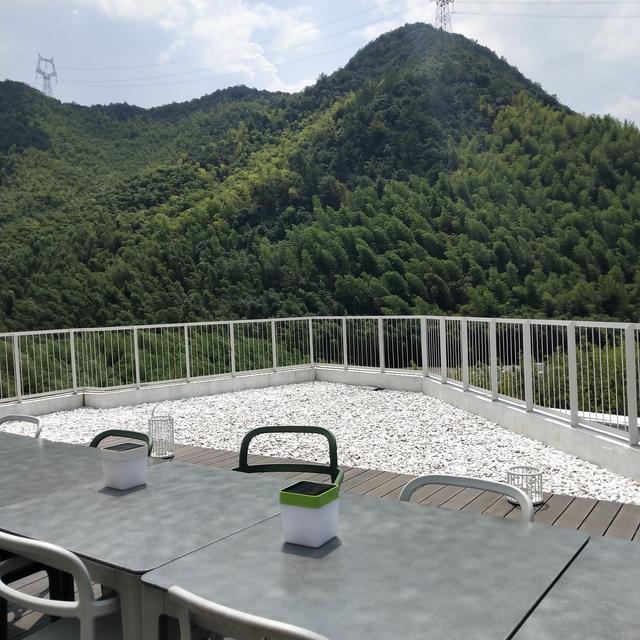 莫干山的蝉鸣给你留下怎样的印象，都被藏在了治愈人间的莫干山