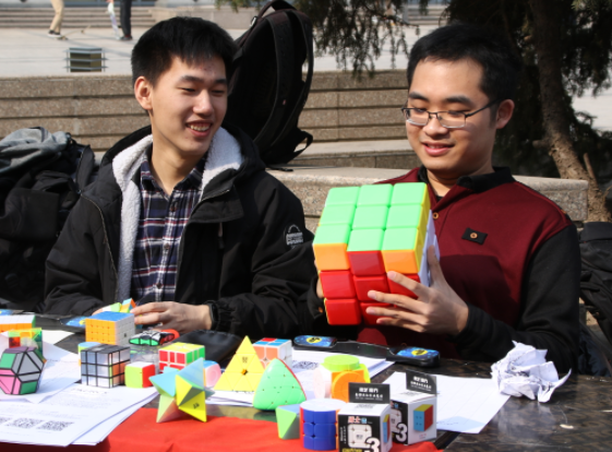 大学社团有哪些，大学参加社团的好处有哪些（大一新生不要错过的4个社团）