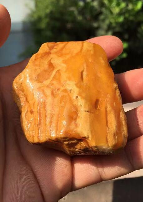 蜜蜡雕刻怎么清理，蜜蜡雕件怎么清理保养（谁说蜜蜡没有“盘玩方法”）