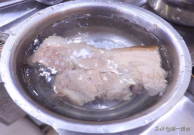 回锅肉怎么做，正宗的回锅肉怎么做（传统名菜“回锅肉”家的味道）