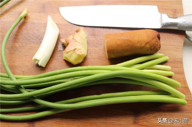 蒜苔怎么择菜，蒜苔的择菜方法（春节最受欢迎的素菜）