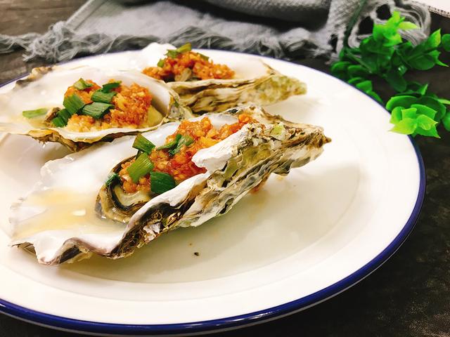 生蚝烤箱烤多久，烤生蚝的蒜蓉料配方（做对了不仅没腥味）