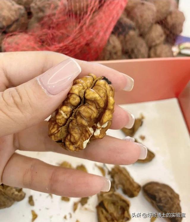 果冻能带上飞机吗，果冻可以带上飞机吗（果冻是不可以带上飞机的）