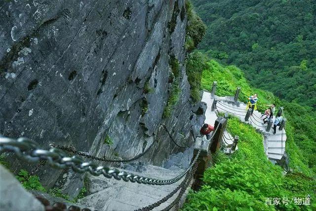 梵净山在哪里个省哪个市，贵州省的梵净山了解一下