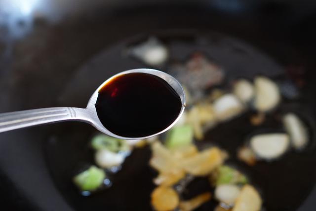 正宗馋嘴鱼的做法，正宗馋嘴鱼的做法和配料（胶东人最爱的红烧鱼做法）