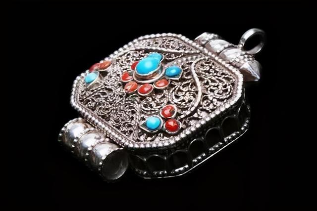 金750是什么金，au750项链是什么金（再也不怕看不懂G990、PT990…）