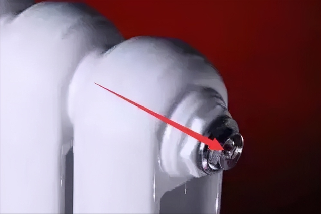 暖气怎么放气，暖气怎么放气儿（暖气片在使用的时候怎么排气）