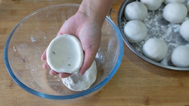 江米面沾豆包的做法，如何用江米面做豆包（只要掌握2个要点）