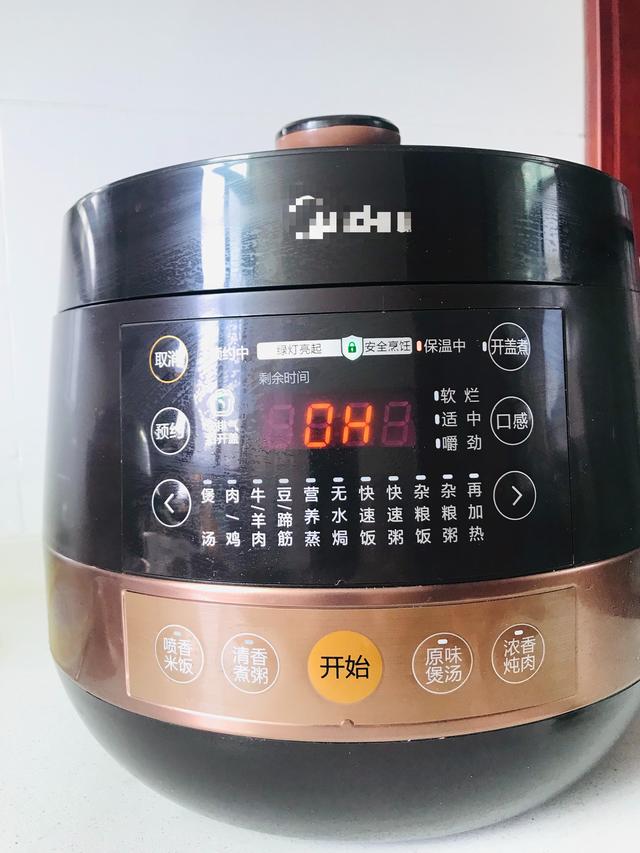 用电高压锅做米饭，粘乎乎的不好吃，我找到了解决的方法