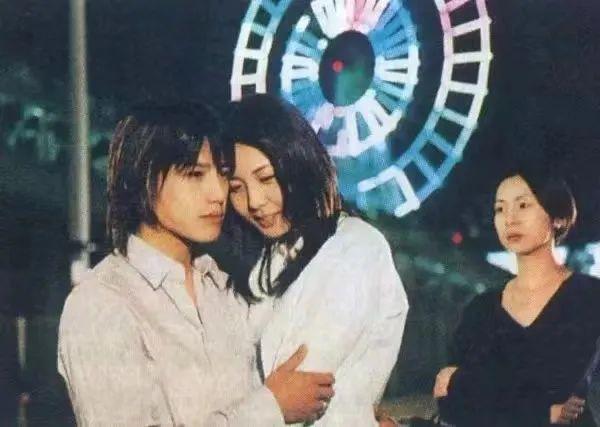 平成三大歌姬，16岁靠一张专辑封“歌后”（平成三大歌姬和四大歌姬）