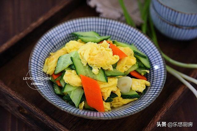 鸡蛋怎么炒好吃，鸡蛋怎么炒好吃又简单（鸡蛋的10种炒法）