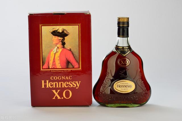 白兰地是什么酒，干邑白兰地是什么酒（那么这个XO到底是什么意思）