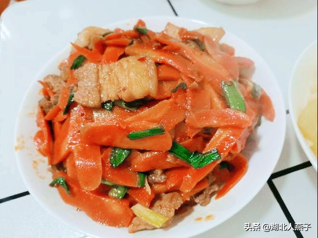 怎么做胡萝卜肉片，400克猪肉