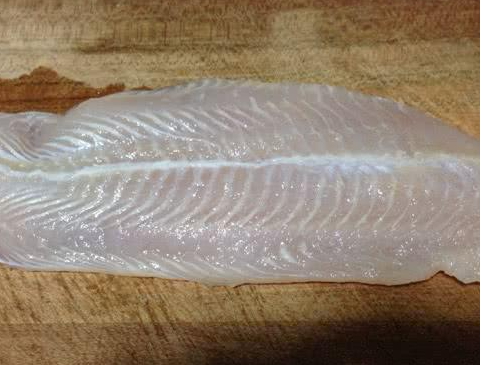 鱼豆腐怎样制作，鱼豆腐怎么制成的（教你在家自制鱼豆腐）