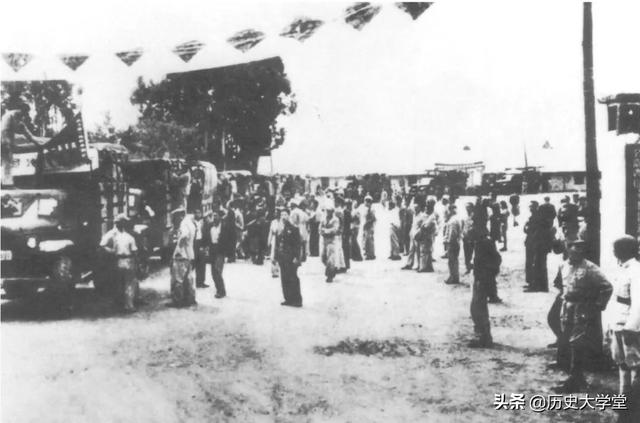 新加坡的官方语言，新加坡的官方语言有四种（新加坡有四种官方语言且华人居多）
