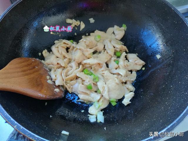 怎么炒鸡脯肉好吃又简单，跟着酒店大厨学炒鸡脯肉