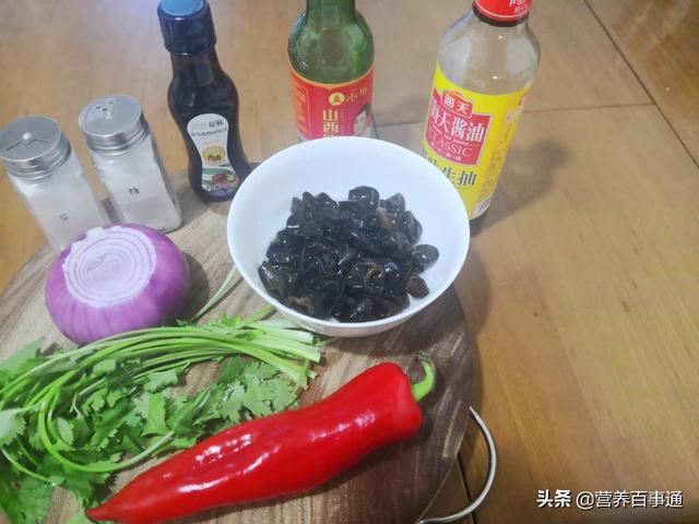 圆葱的功效与作用，生吃圆葱的作用及功效（吃洋葱竟然有这么多好处）