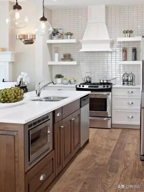 pet是什么材料，pet是什么材料是食品级吗（PET材料“破壁”进入家居界）