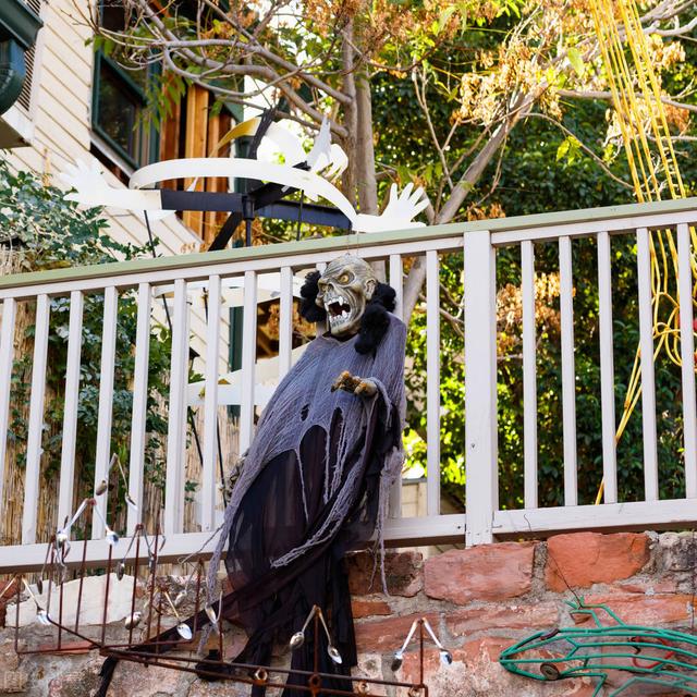 美国万圣节是什么节日 美国人怎样过万圣节，美国万圣节是什么节日（看美国人过万圣节有多疯狂）