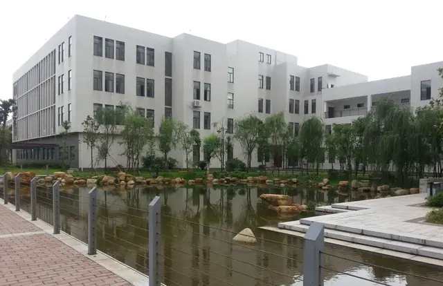 湖南有色金属职业技术学院官网，2021级湖南有色金属职业技术学院新生开学时间和入学指南及入学军训考试（湖南有色金属职业技术学院2020年单独招生指南）