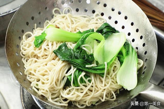 面条怎么做才好吃，面条怎么做才好吃和清淡（面条劲道爽滑）