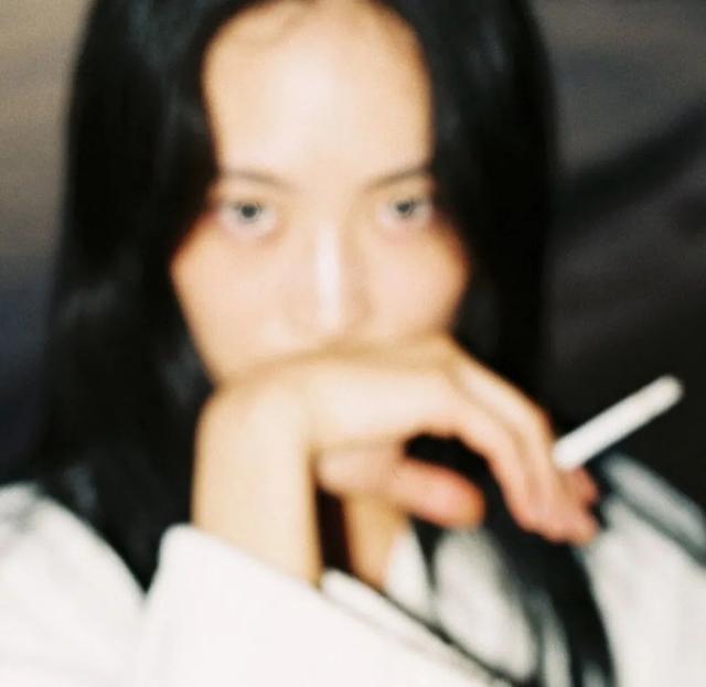 最凉不过人心图片，最凉不过人心，微信头像（也觉得冷可我不会拥抱别人）