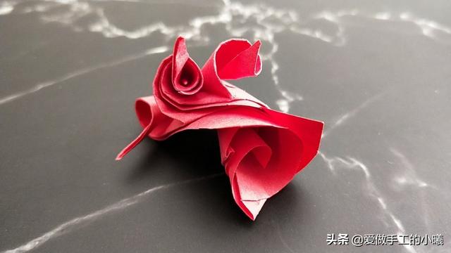 儿童最容易折的玫瑰花，儿童最容易折的玫瑰花带根（折纸教程：唯美玫瑰花图解）