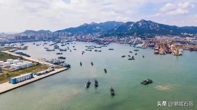 柒彩都市()，柒彩里美食城（徜徉在石岛初秋的那山那片海）