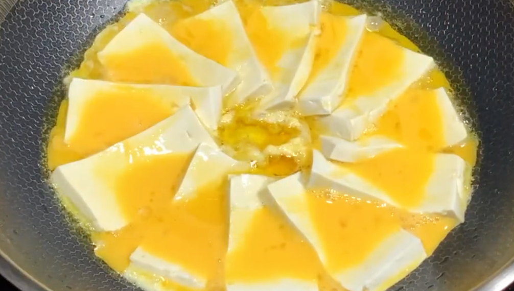 圖片[5]-【雞蛋包豆腐】做法步驟圖 上桌孩子們都搶著吃-起舞食譜網