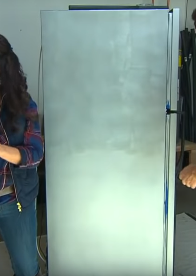 旧冰箱怎么处理，想换冰箱旧冰箱怎么处理（把旧冰箱擦干净外面上层漆）