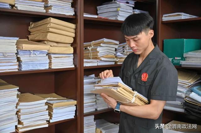 021是哪里的区号，单位竟给他办了一场欢送会